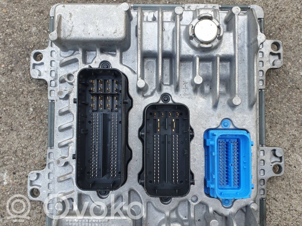 Opel Astra J Engine control unit/module 