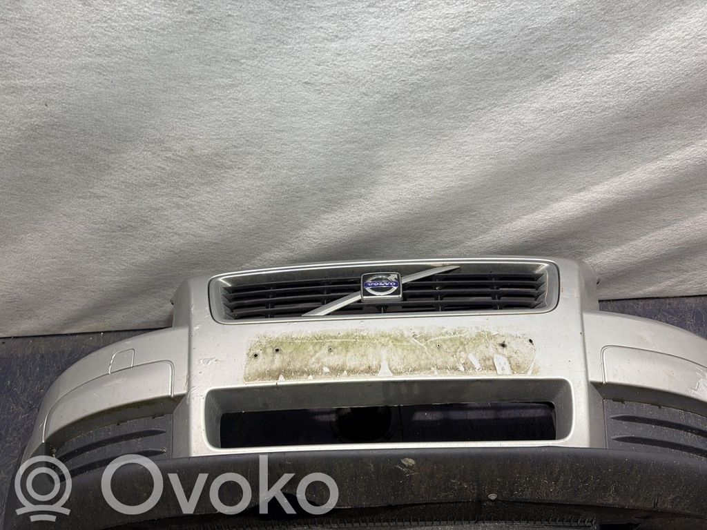 Volvo C30 Передний бампер 