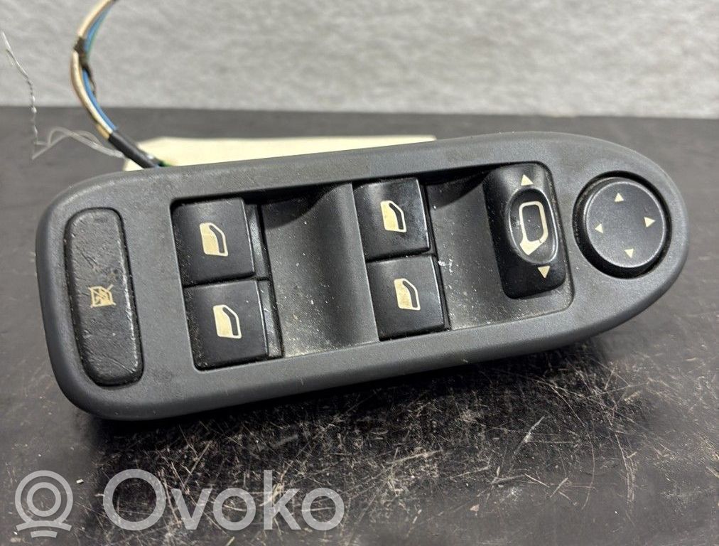 Citroen C5 Electric window control switch 