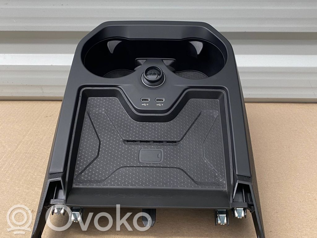 BMW iX Puodelių laikiklis (priekyje) 