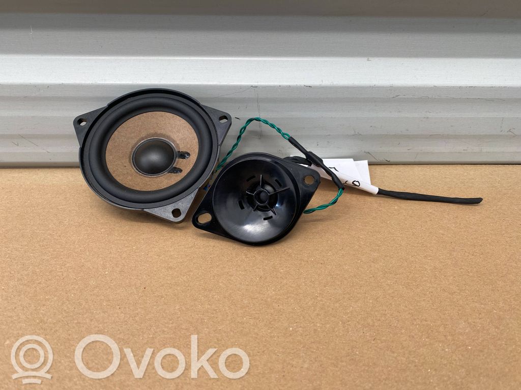 BMW X1 U11 Panel speaker 