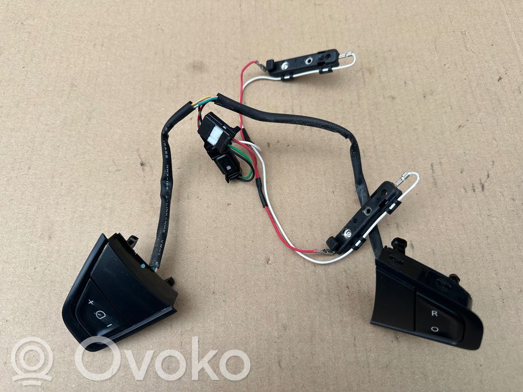 Renault Megane III Interruptores/botones de la columna de dirección 