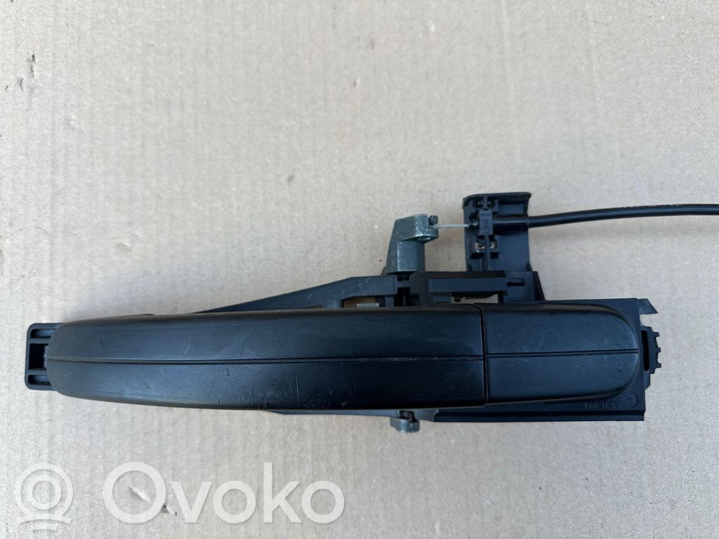 Ford Focus Takaoven kahvan kehys 