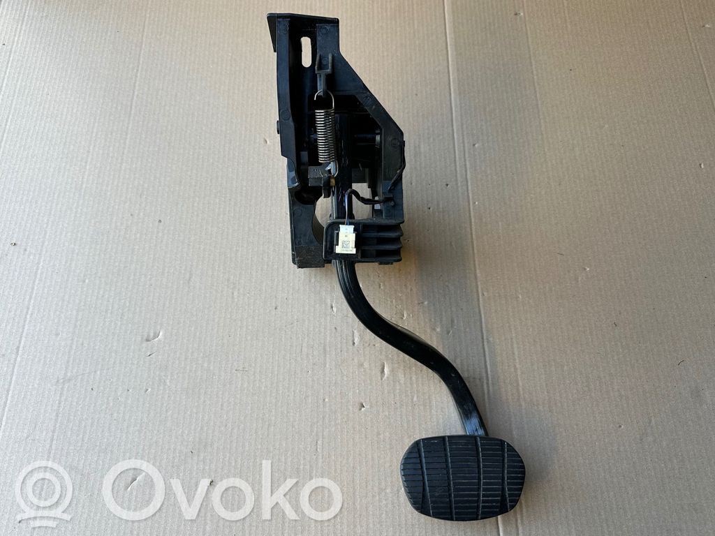 BMW 2 F45 Pedală frână 