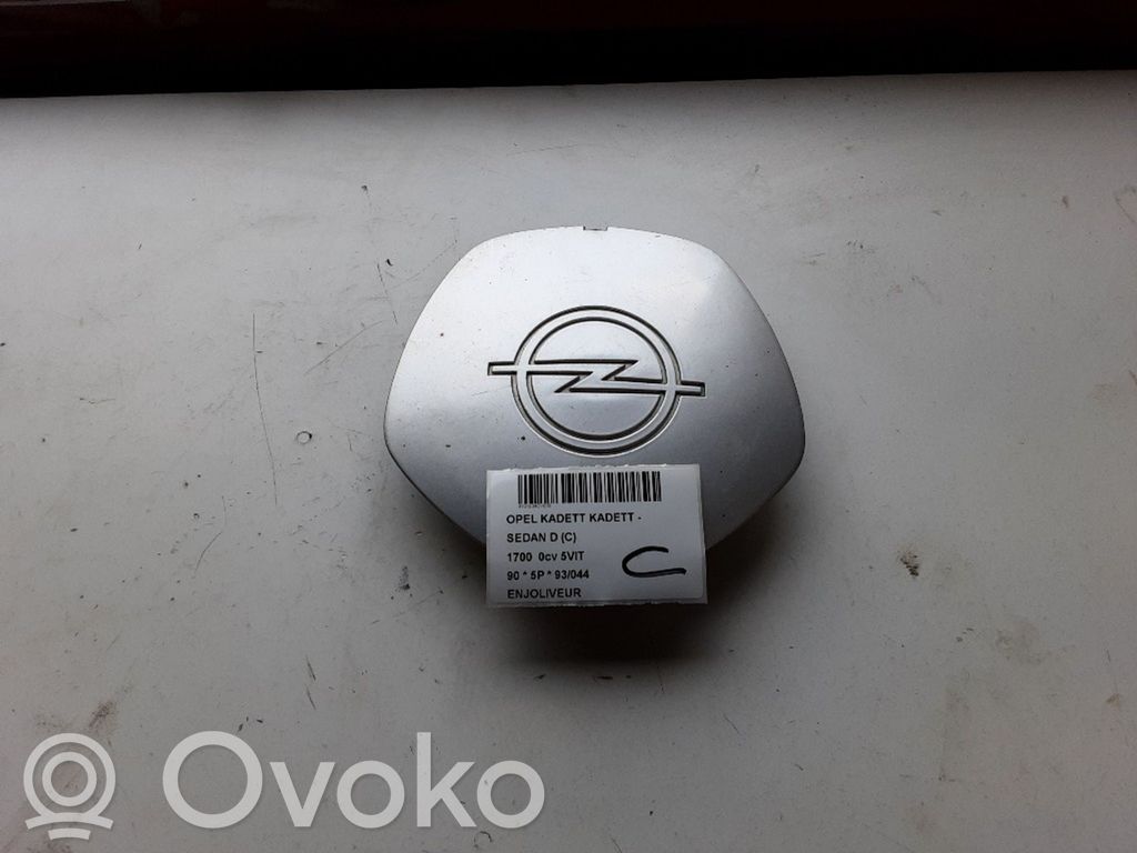 Opel Kadett E Original wheel cap 