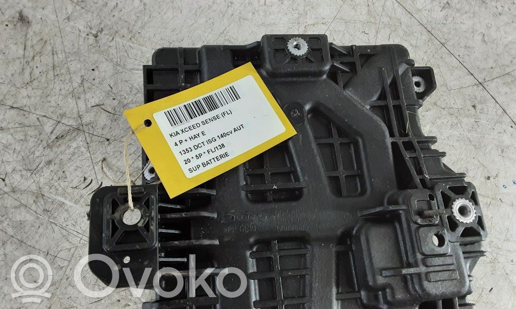 KIA Xceed Batteriehalterung 