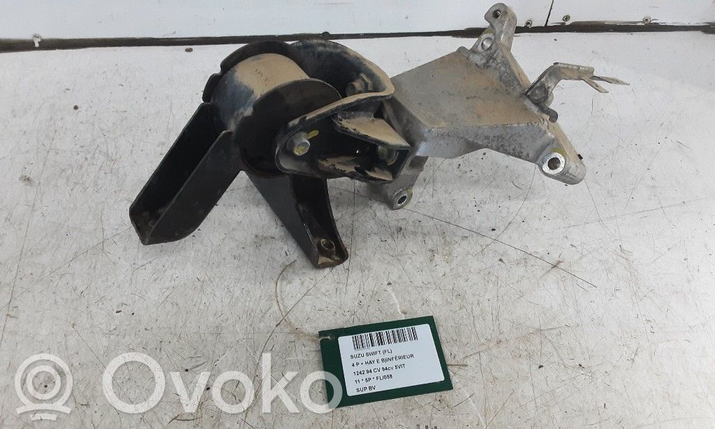 Suzuki Swift II Gearbox mounting bracket 