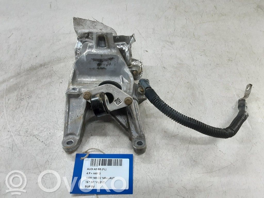 Audi A5 Gearbox mounting bracket 