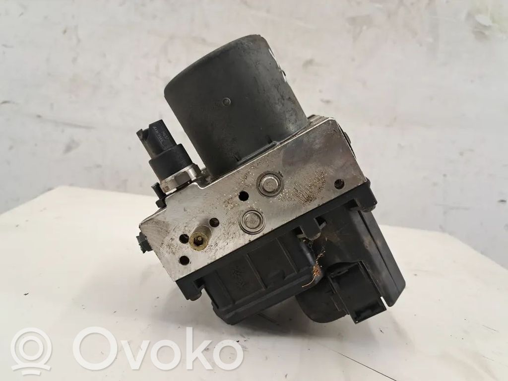 Audi A4 S4 B6 8E 8H ABS-pumppu 