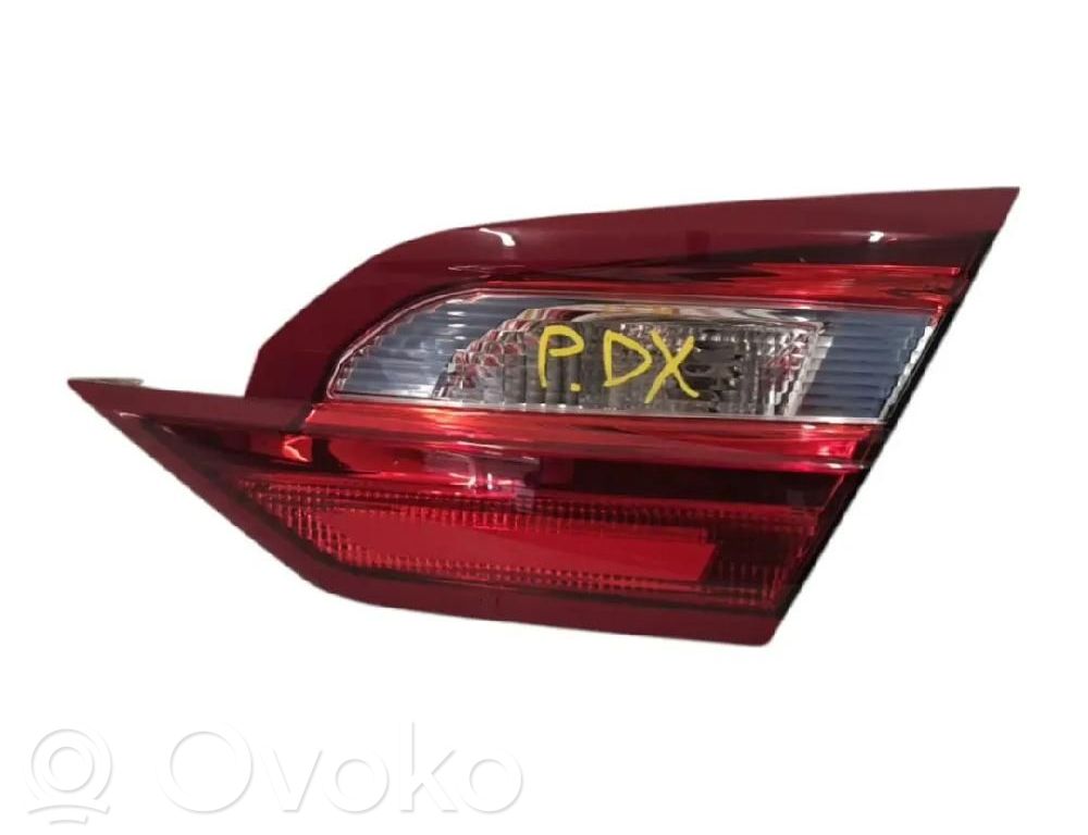 Ford Fiesta Lampă spate în capacul portbagajului 