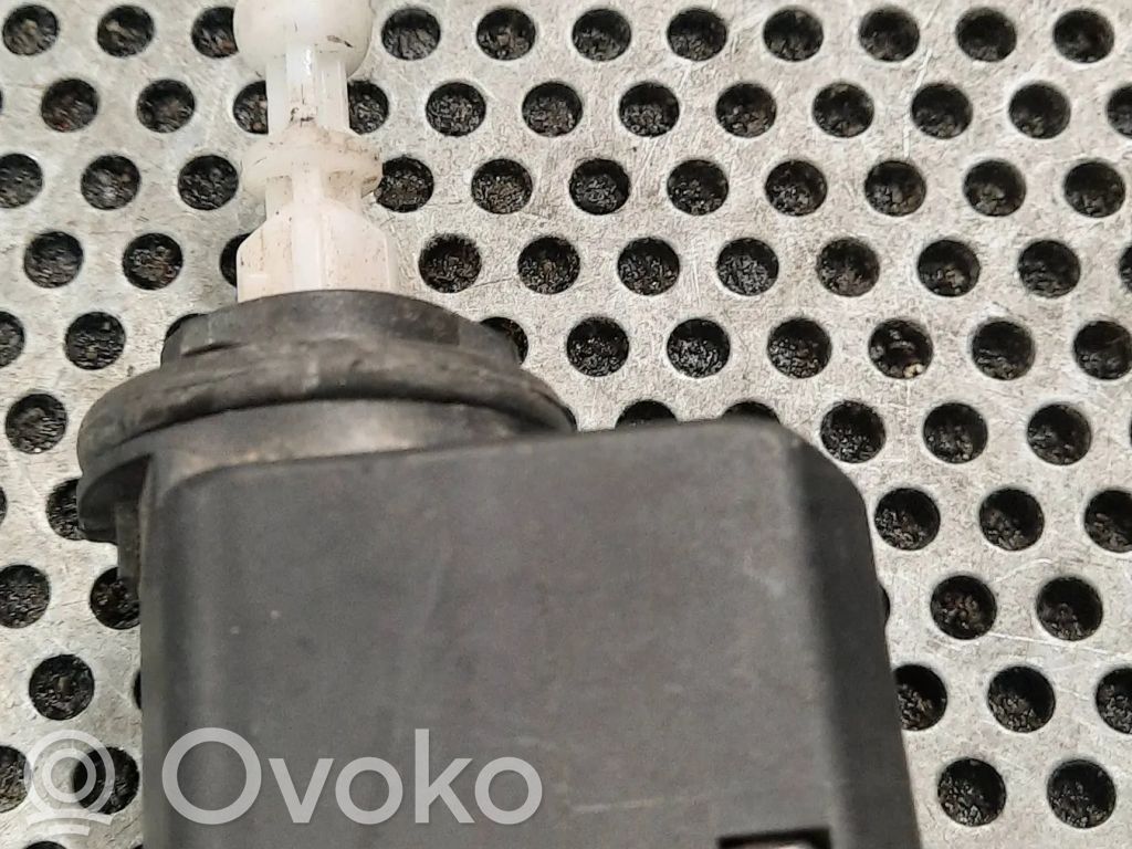 Mercedes-Benz Vito Viano W638 Headlight level adjustment motor 