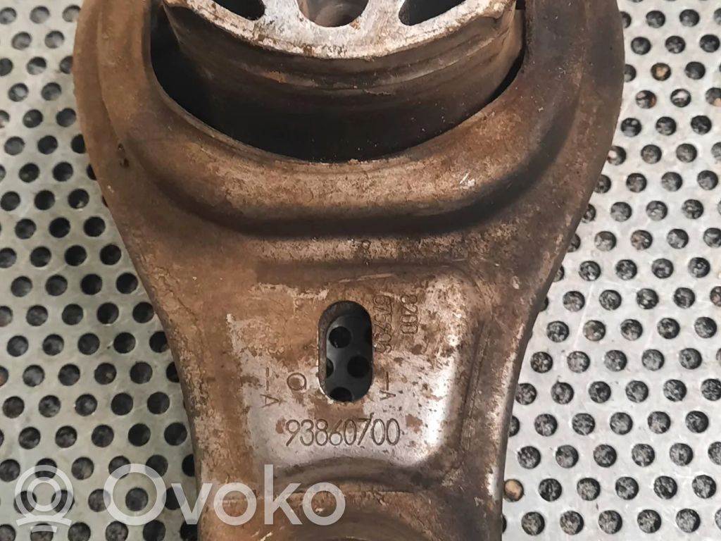 Engine mount bracket   93860700,4411938,4421191,8200049243,8200725253,91167993
