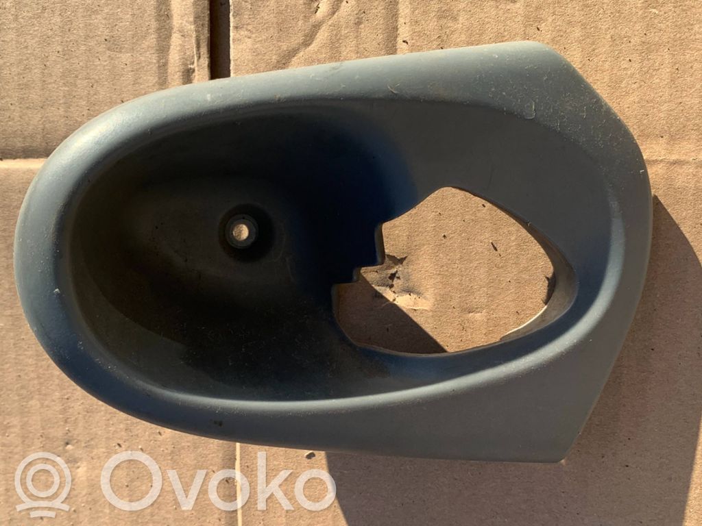 Manecilla interna puerta delantera   YC15V22620A