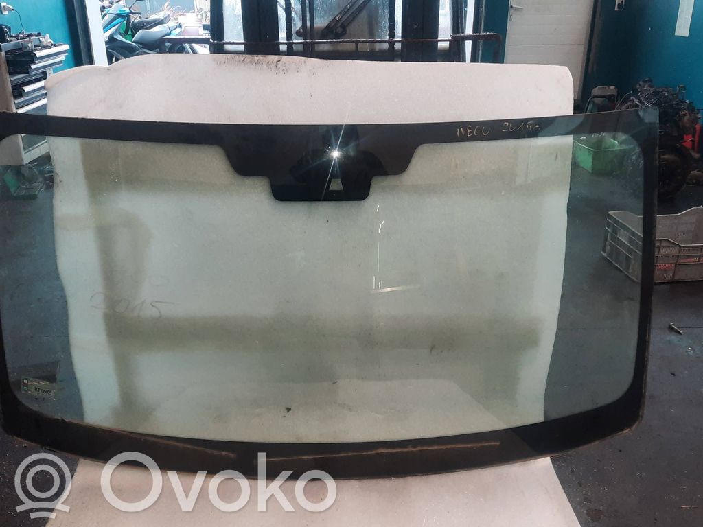 Renault Master II Front windscreen/windshield window 