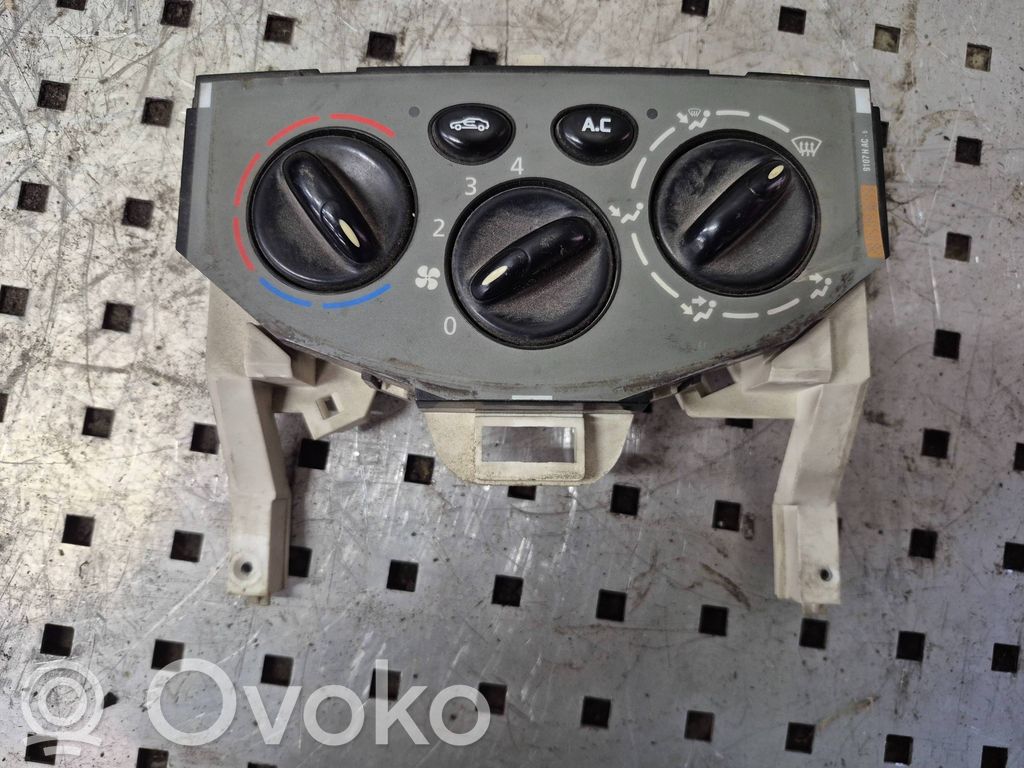 Opel Vivaro Climate control unit 
