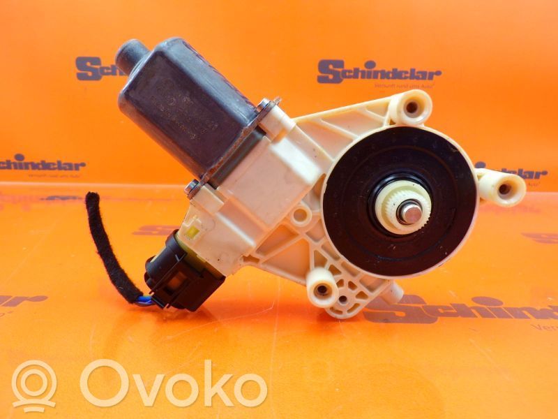 Priekšpusē loga pacēlāja motoriņš   0130822621,0130822621