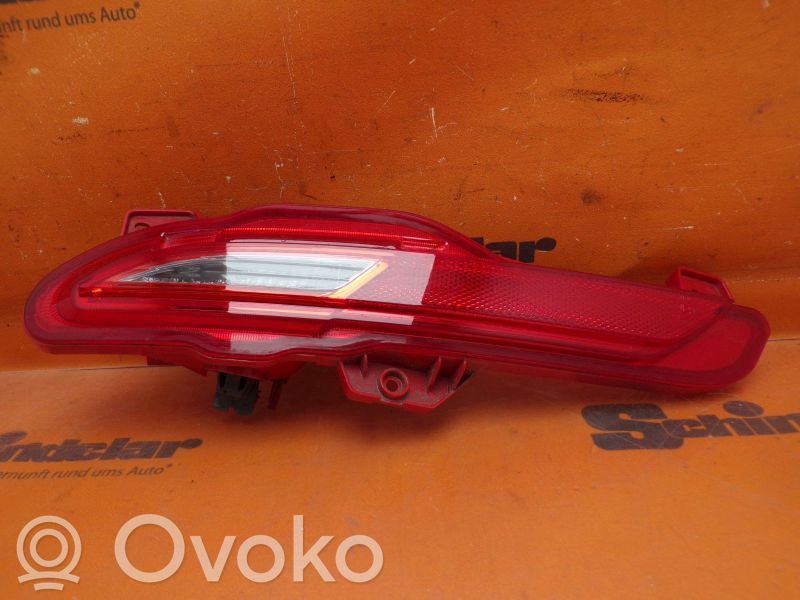Lampă spate în caroserie   92405J715,92405J715