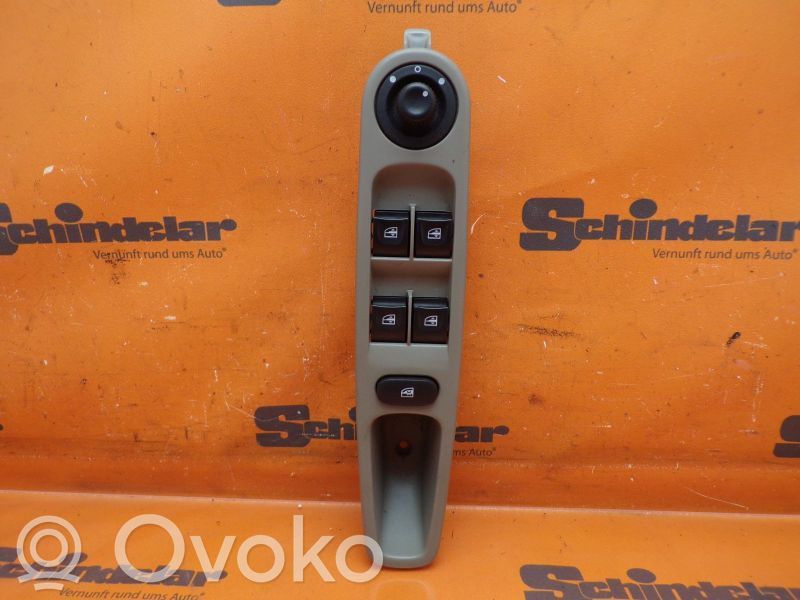 Electric window control switch   254008973R,254118722R,254008973R,254113300R,254118722R