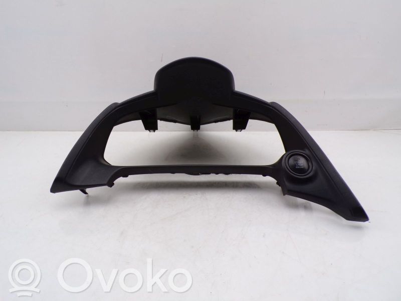 Mazda 2 Kojelaudan kehys 