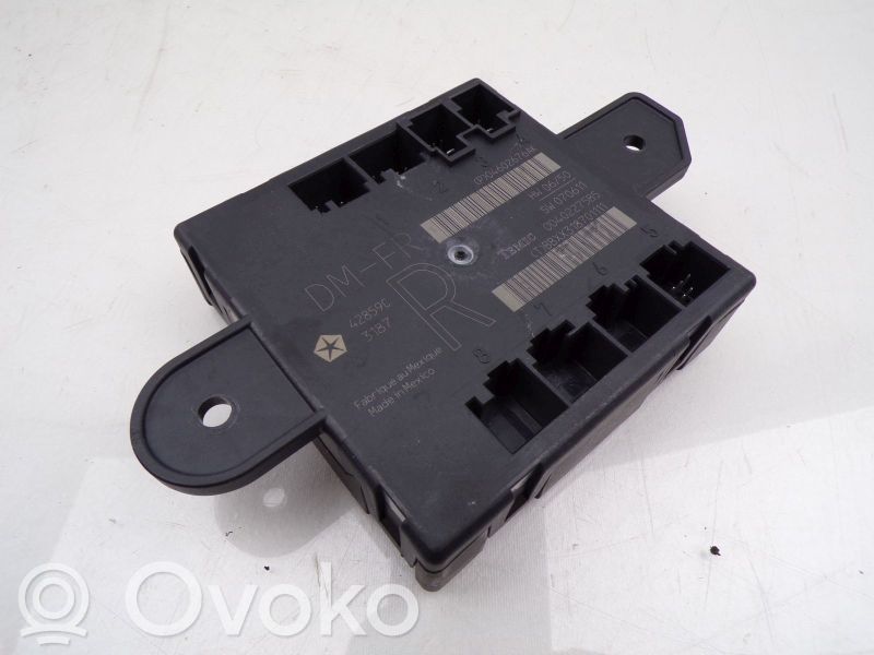 Jeep Cherokee KK Unité de commande / module de verrouillage centralisé porte 