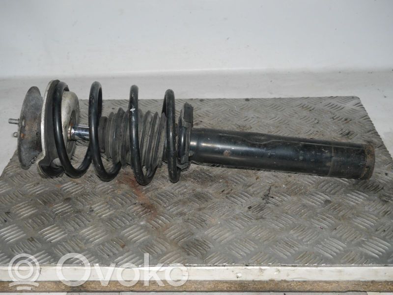 BMW 5 E60 E61 Priekinis amortizatorius su spyruokle 