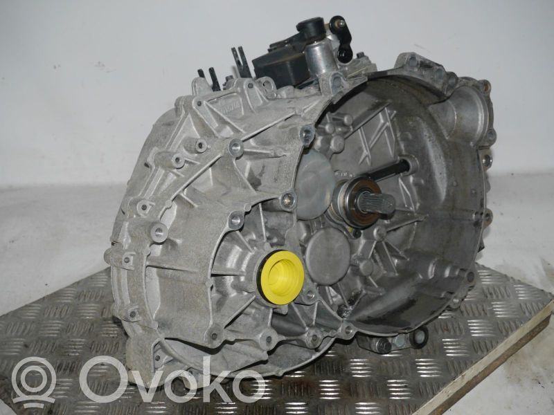 Volvo V70 Scatola del cambio manuale a 6 velocità 