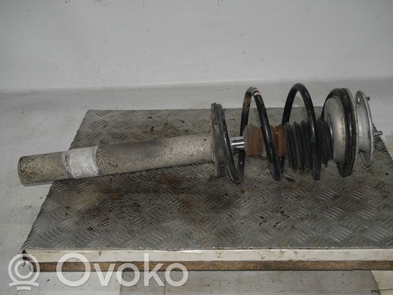 BMW 5 E39 Etuiskunvaimennin kierrejousella 