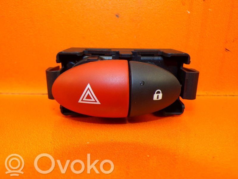 Hazard light switch   8200214896,8200214896