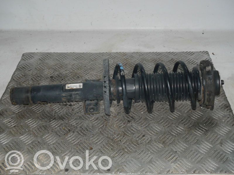 Etuiskunvaimennin kierrejousella   6Q0413031CD,6Q0413031CE,6Q0413031CD,6Q0413031CE