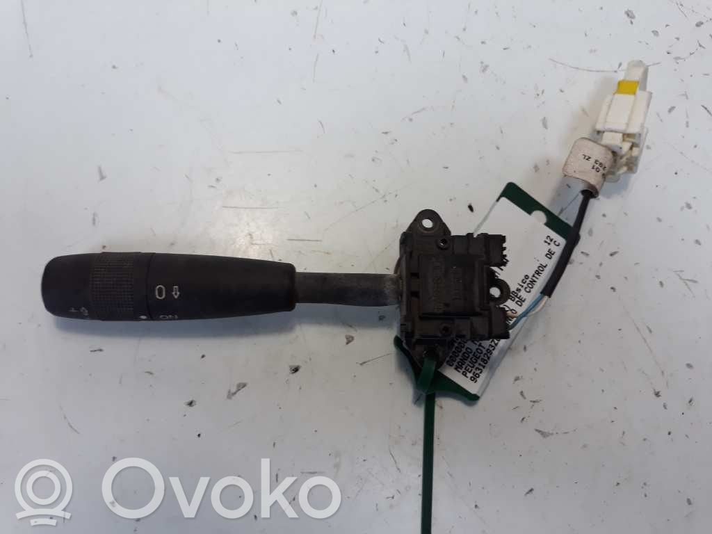 Peugeot 607 Boutons / interrupteurs volant