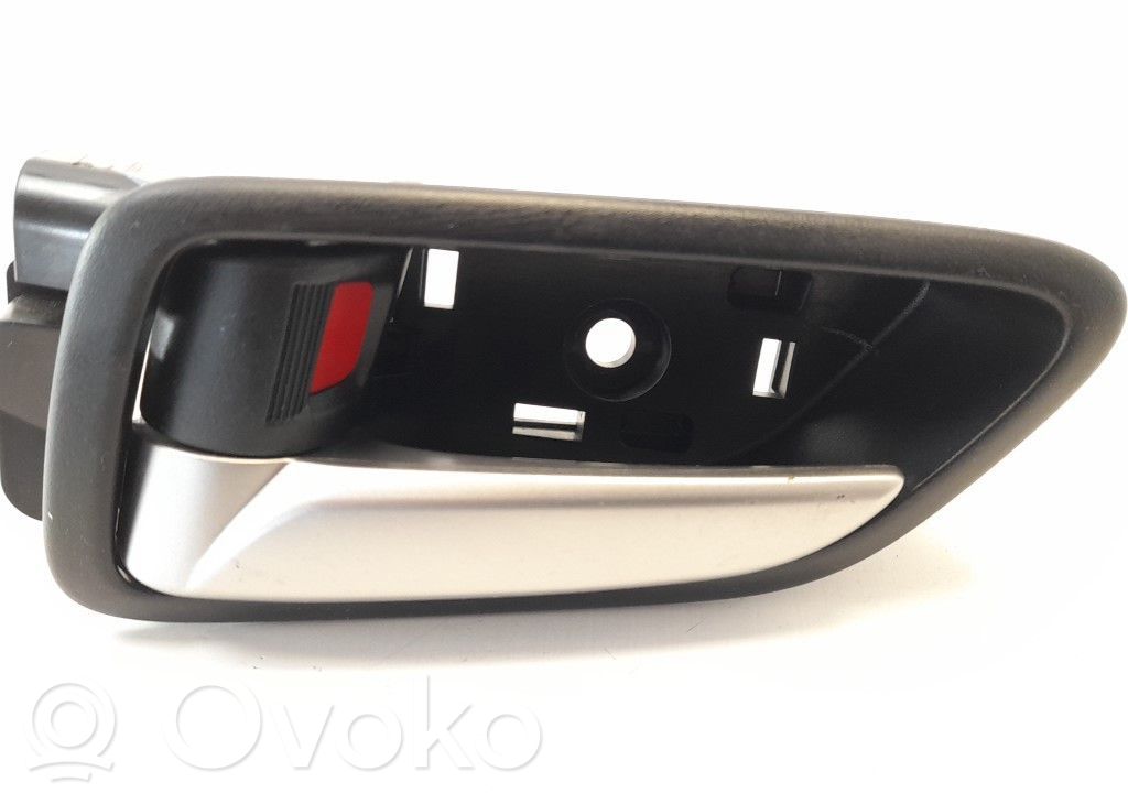 Manecilla interna puerta delantera   D09L59330B