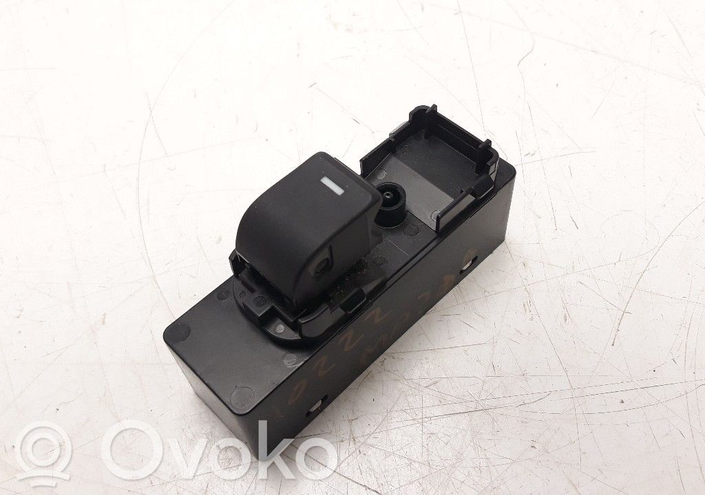 Interruptor del elevalunas eléctrico   KD4566370
