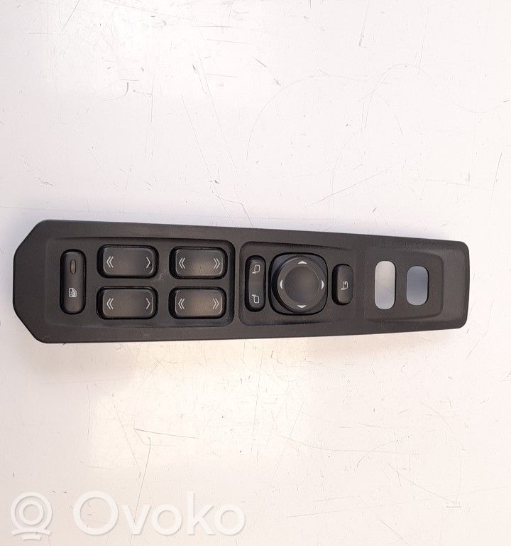 Cadillac SRX Electric window control switch 