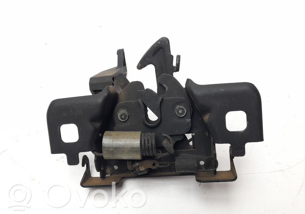 Dacia Sandero II Tie down hook / loop 