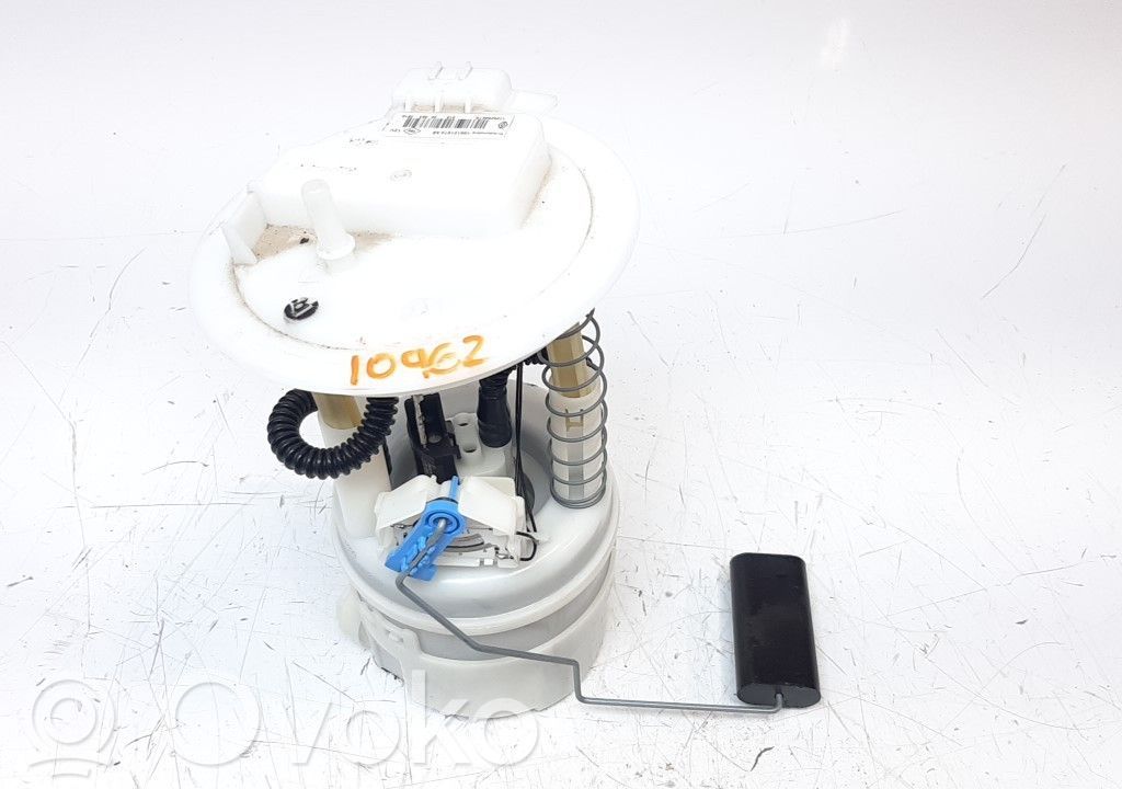 Bomba interna de combustible   172026041R