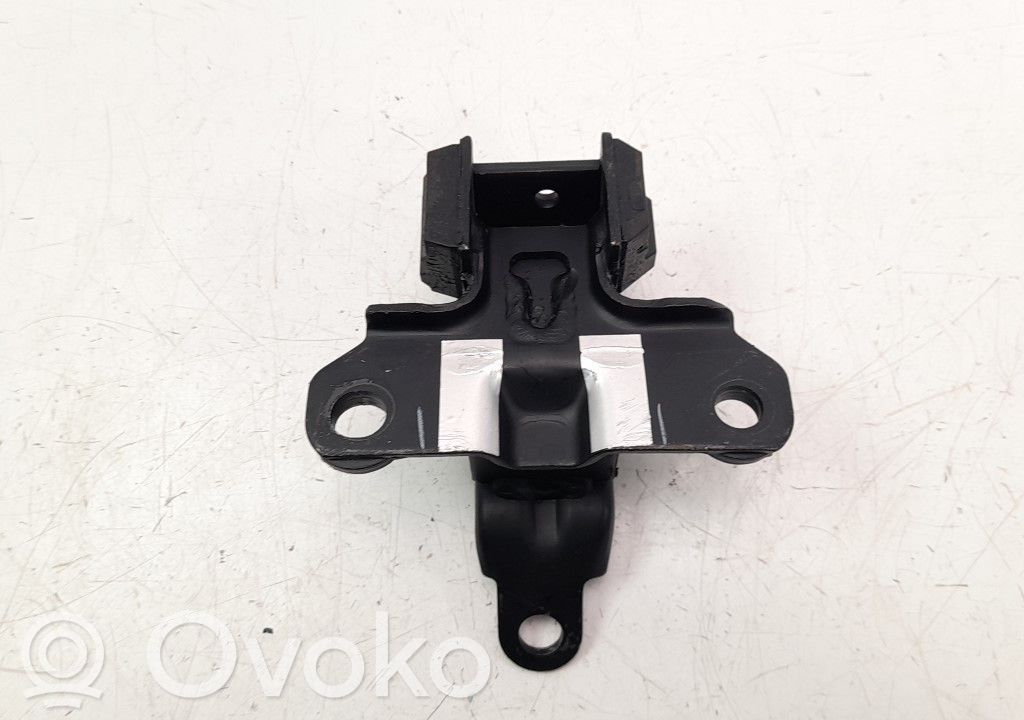 Mazda 2 Engine mount bracket 