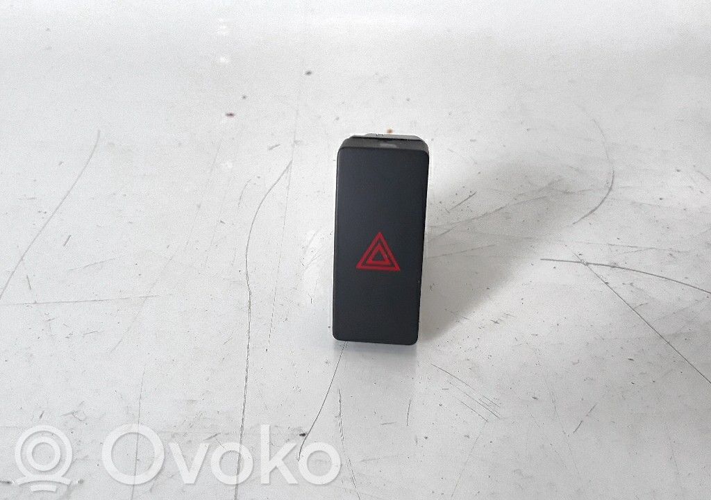 Hätävilkkujen kytkin   K0021