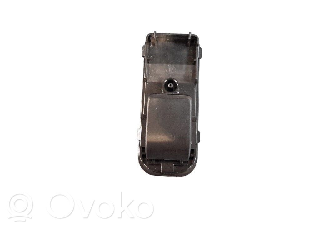 Interruptor del elevalunas eléctrico   D09H66370