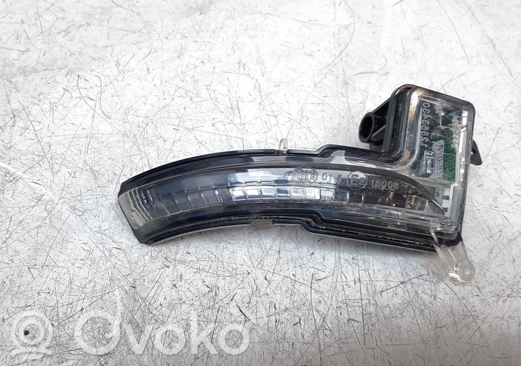Renault Clio IV Elektryczne lusterko boczne drzwi przednich 