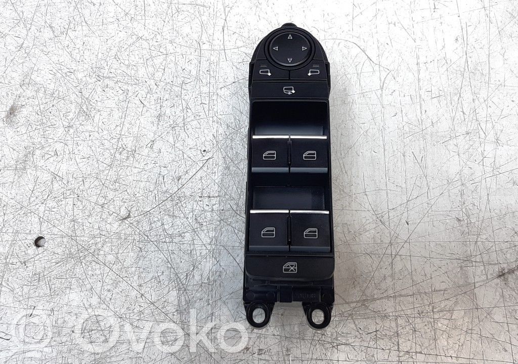 Electric window control switch   BDMC66350B