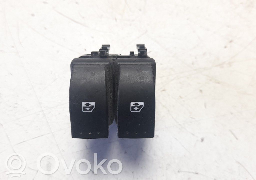 Interruptor del elevalunas eléctrico   8200315040