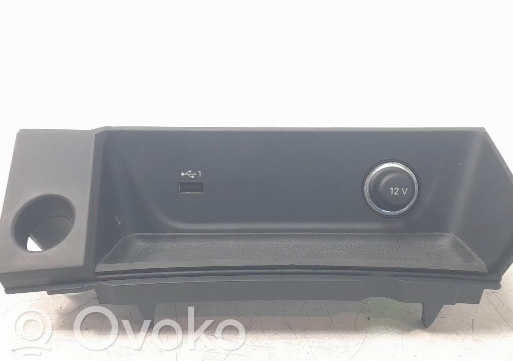 Audi A4 S4 B9 8W Alaverhoilu 