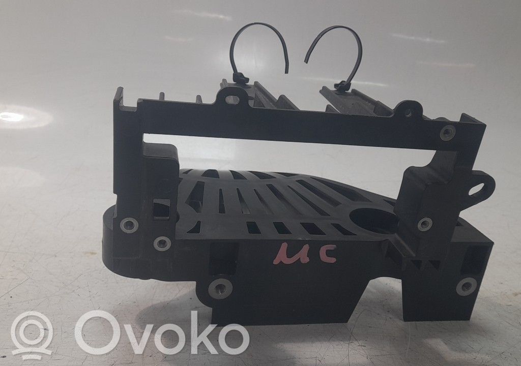 Front lower control arm/wishbone   166701400C