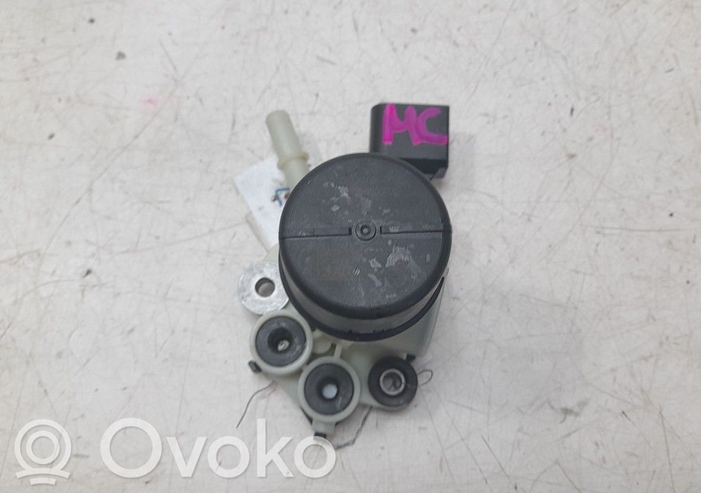 Bomba interna de combustible   5Q0131969G,0444040074