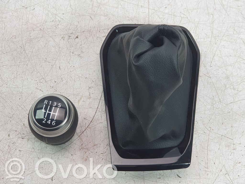 Renault Clio IV Vaihdetanko 