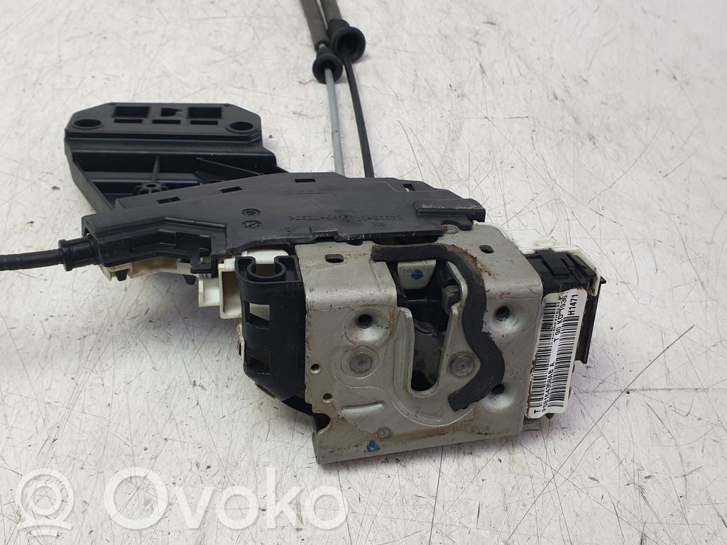 Jeep Cherokee KL Priekšpusē slēdzene 