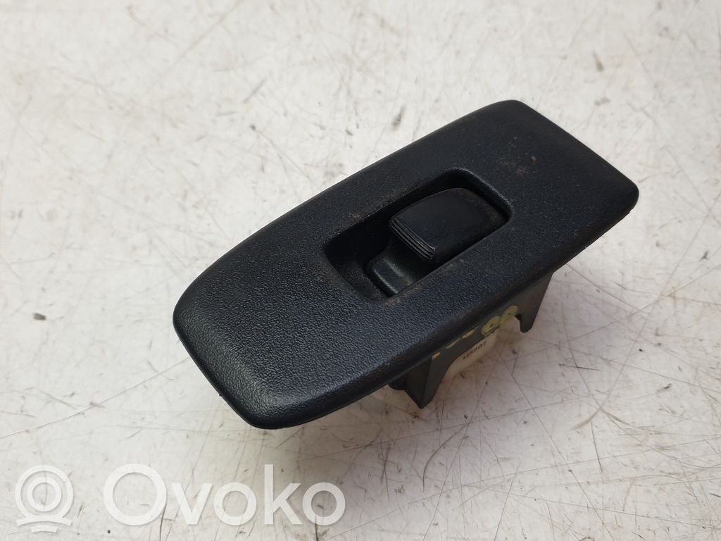 Interrupteur commade lève-vitre   MR445659
