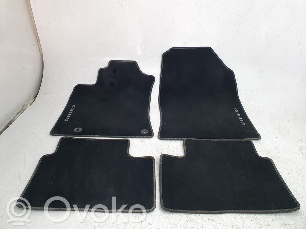 KIA Ceed Auton lattiamattosarja 