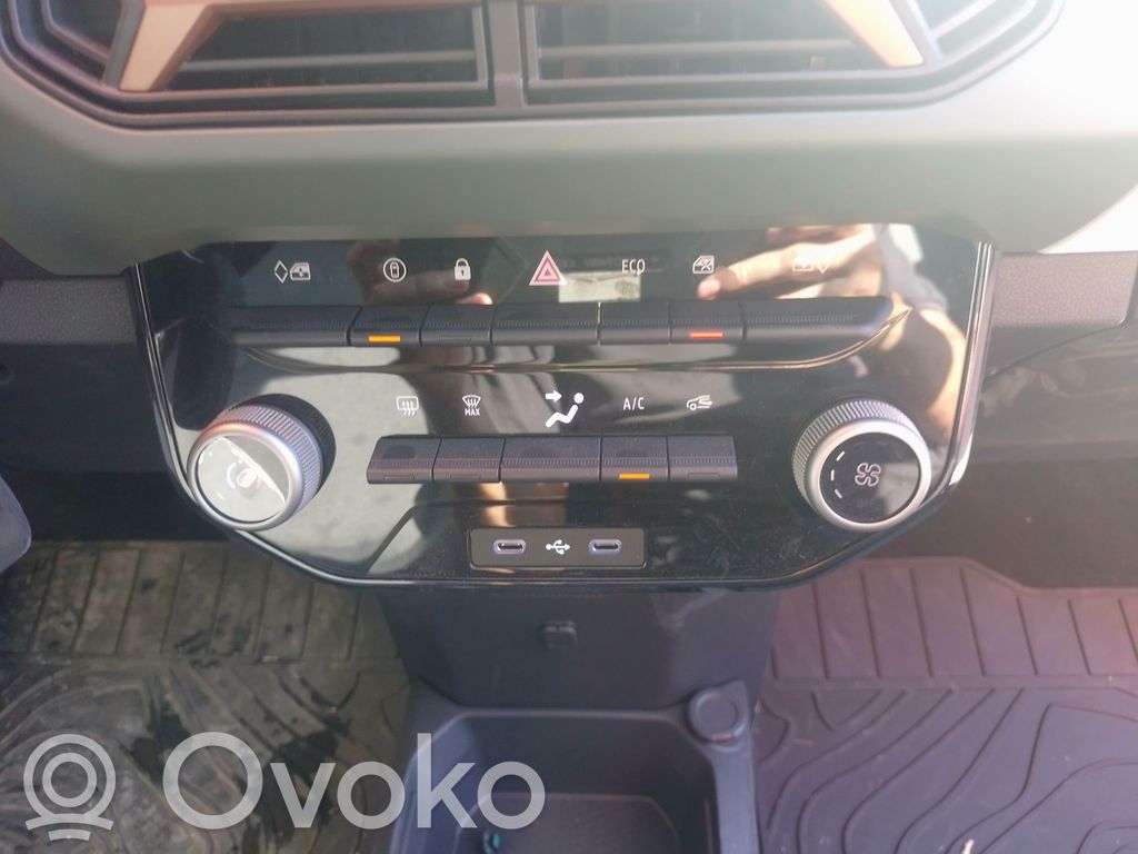 Dacia Spring Ilmastoinnin ohjainlaite 