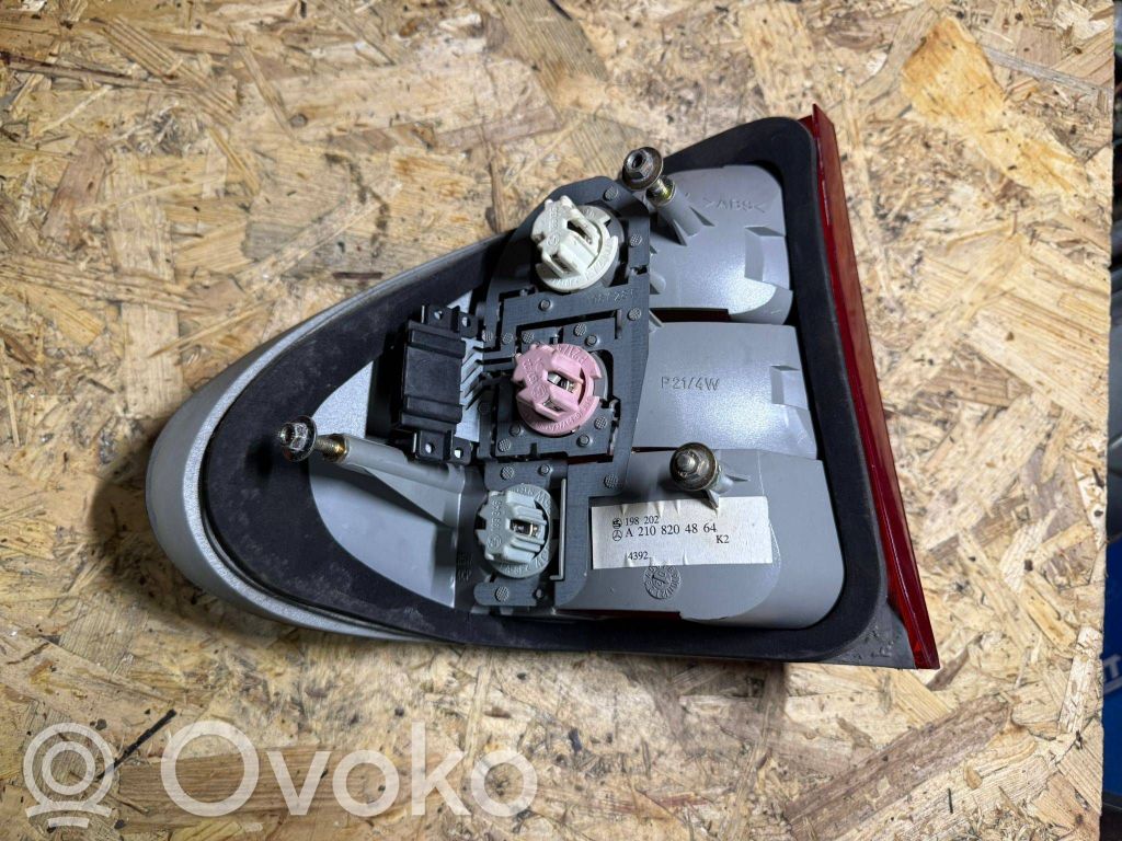 Mercedes-Benz E W210 Lampă spate în caroserie 